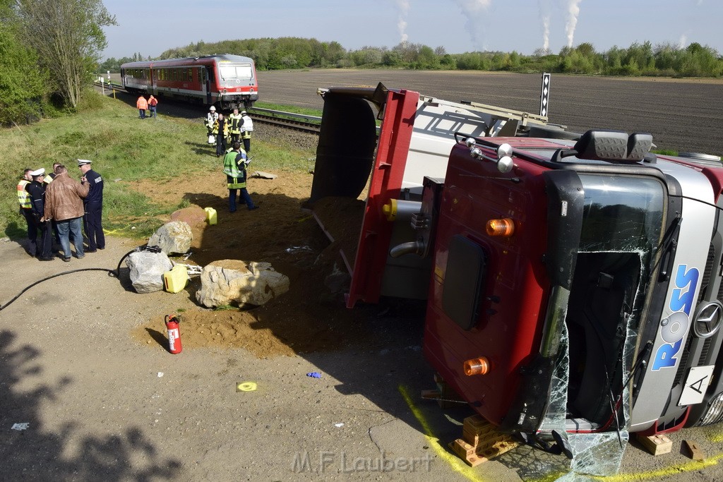 Schwerer VU LKW Zug Bergheim Kenten Koelnerstr P118.JPG - Miklos Laubert